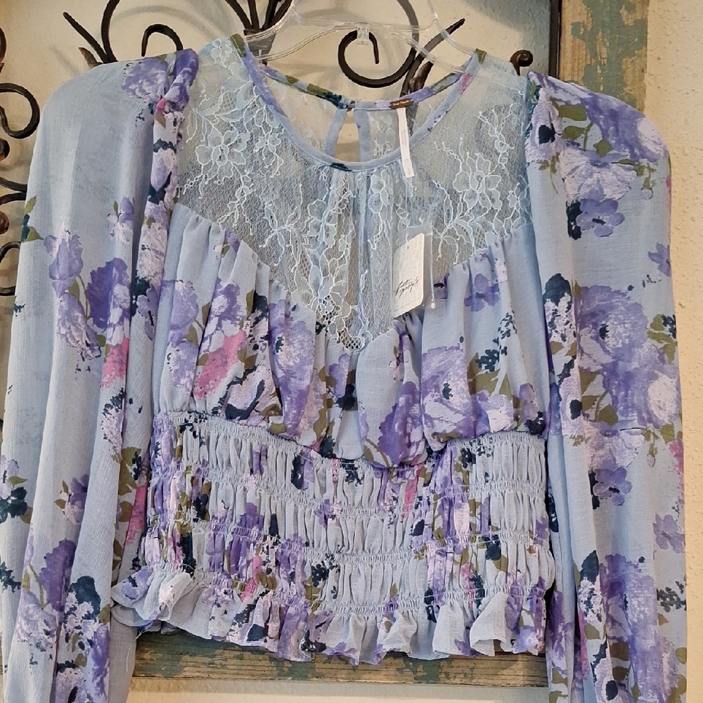 Free People Blue Floral Lace Blouse. Excellent Condition NWT Size Small - Picture 9 of 15